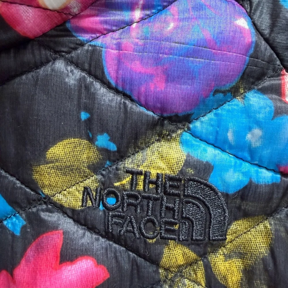 North Face Quilted Jacket - Picture 2 of 6